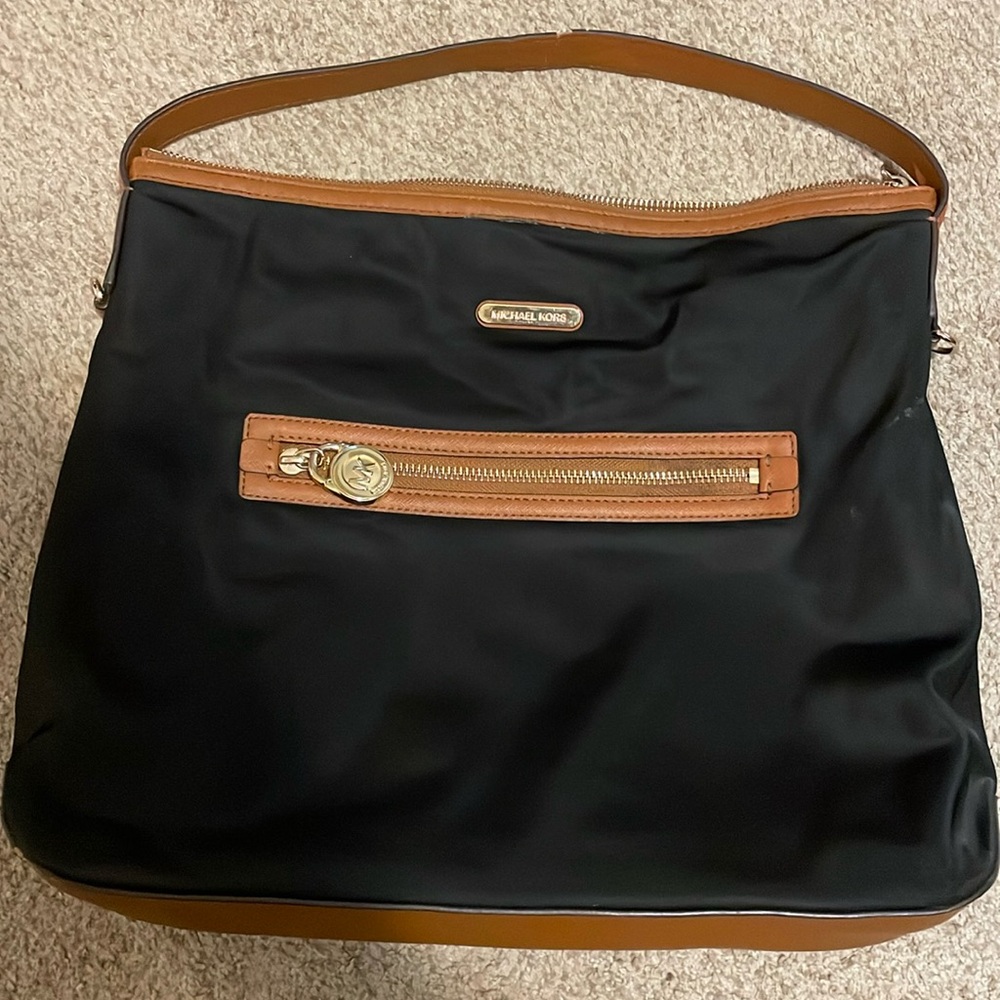 Michael KORS shoulder bag flawed see description